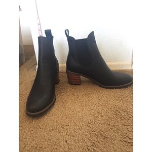 Chelsea boots